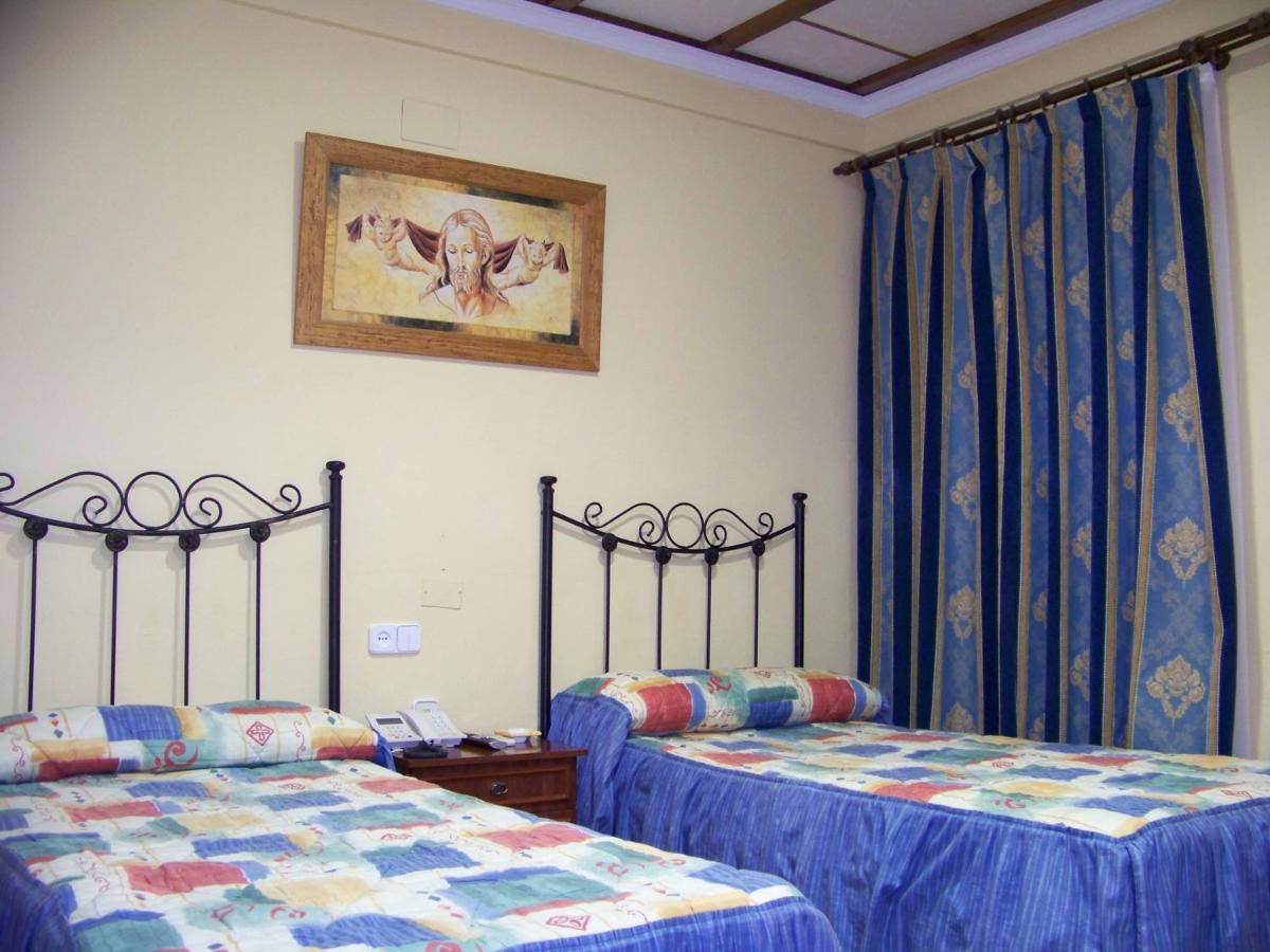 Hostal El Lirio Bollullos Par del Condado Zimmer foto