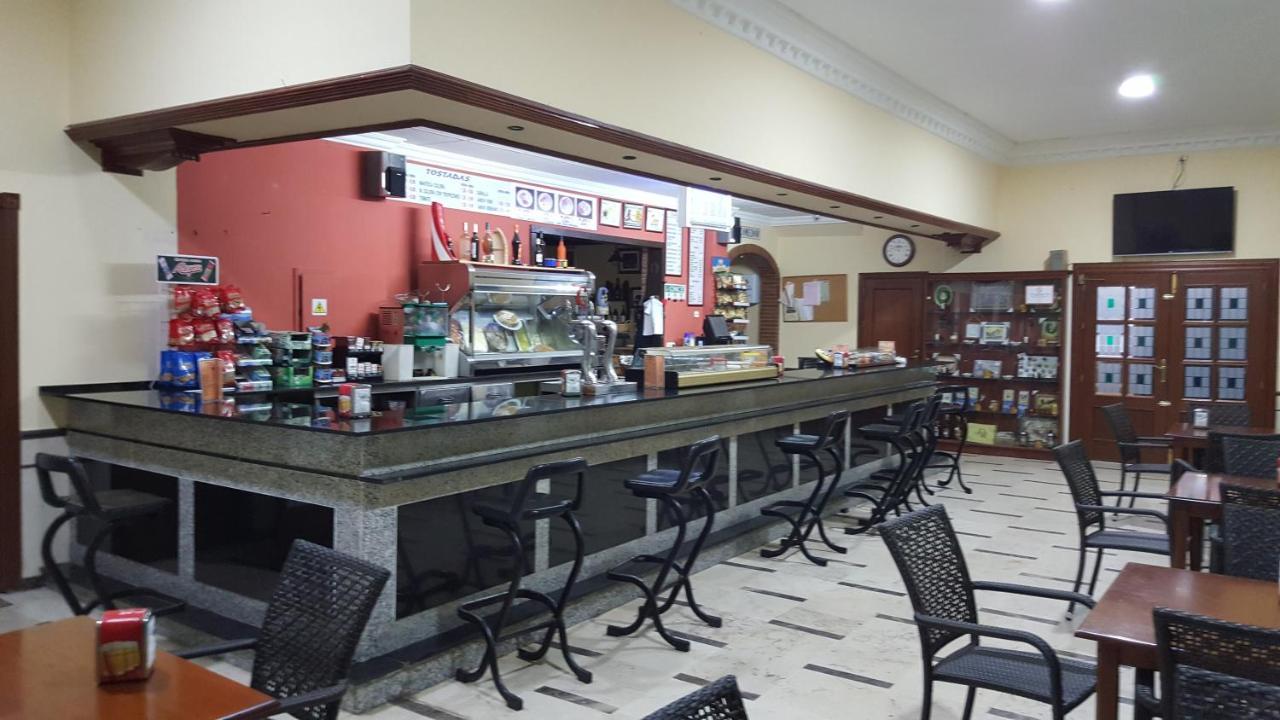 Hostal El Lirio Bollullos Par del Condado Exterior foto