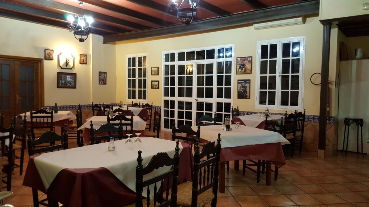 Hostal El Lirio Bollullos Par del Condado Exterior foto