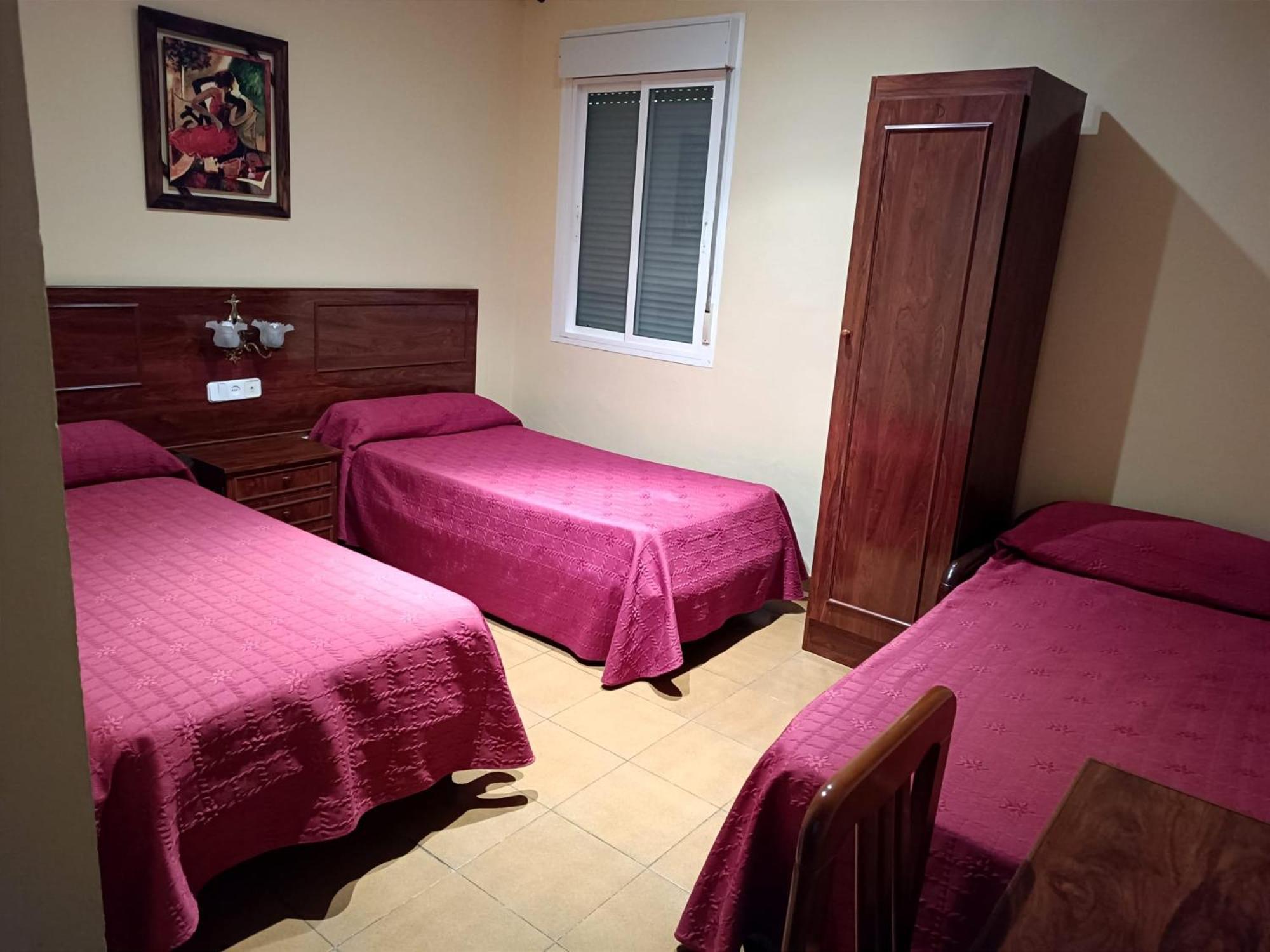 Hostal El Lirio Bollullos Par del Condado Exterior foto