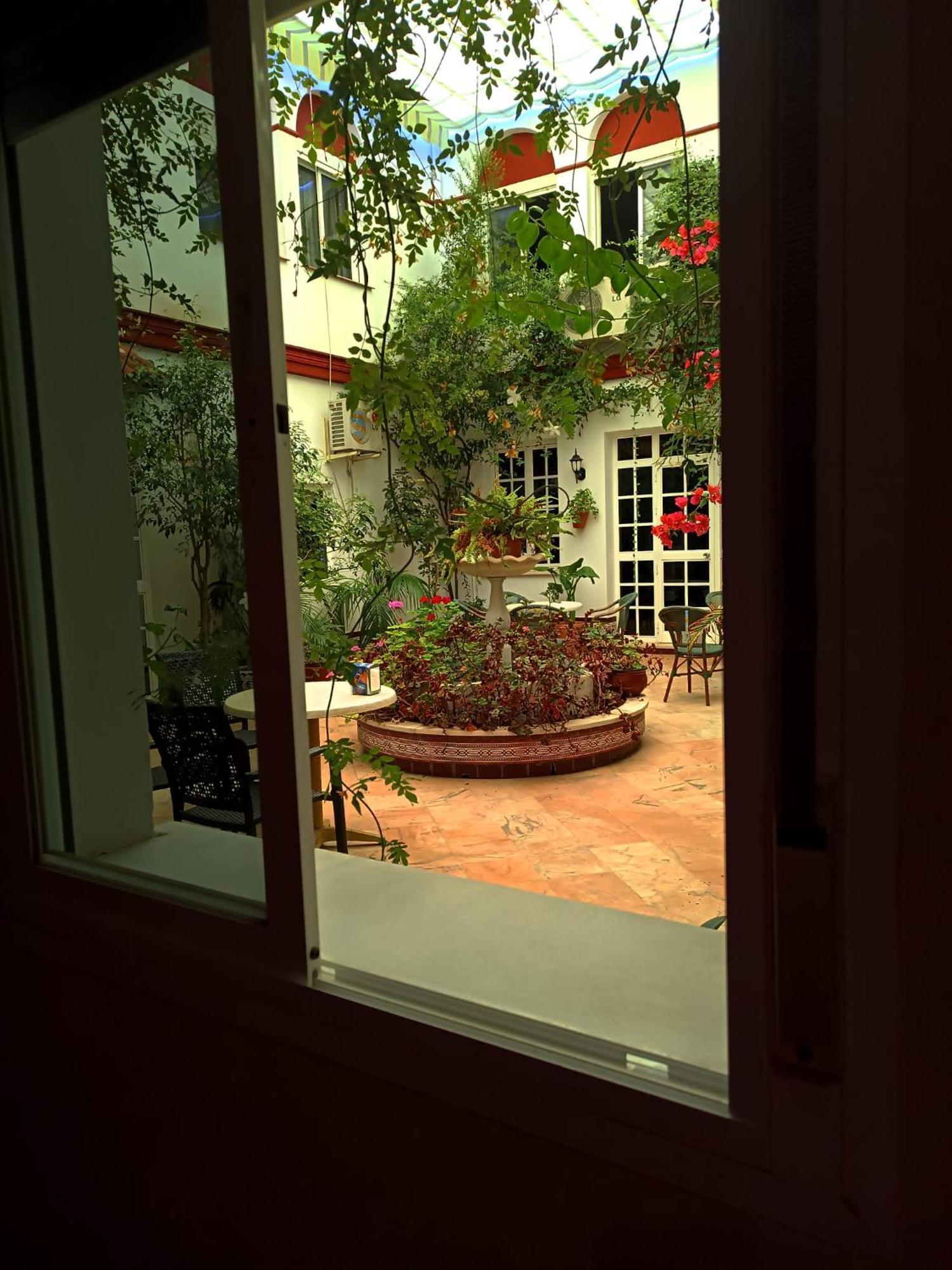 Hostal El Lirio Bollullos Par del Condado Exterior foto