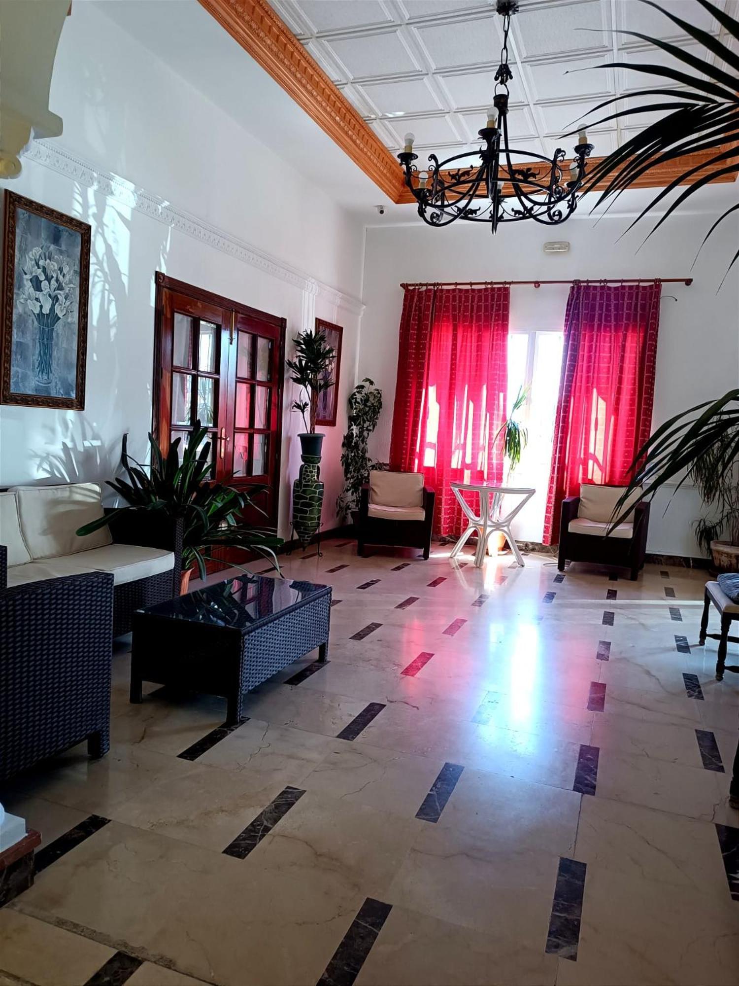 Hostal El Lirio Bollullos Par del Condado Exterior foto