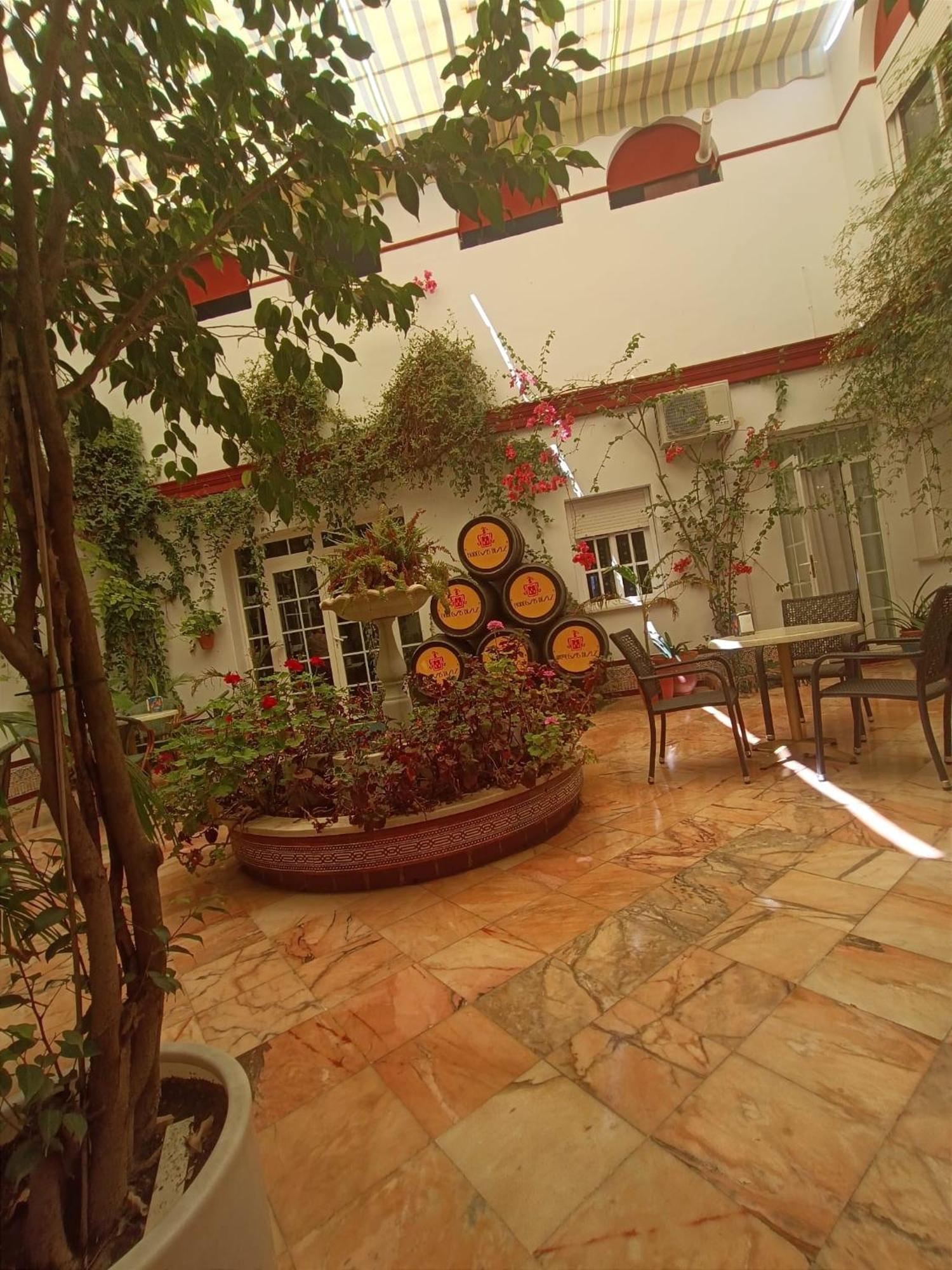 Hostal El Lirio Bollullos Par del Condado Exterior foto